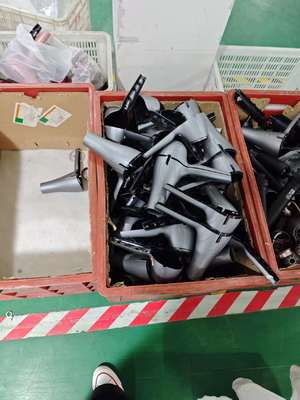 Pengeriting Rambut Keramik dengan Laras 25mm Garansi 1 Tahun dan Tegangan 110-240V untuk Keriting Halus Berkilau